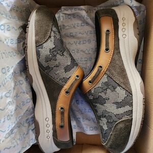 Easy Spirit Travel Time Camo Clogs